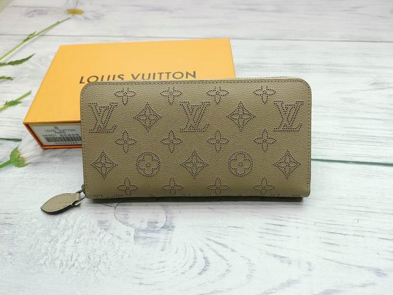 LV Wallets 73